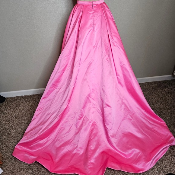 Sherri Hill 2 Pink Halter Neck Crop Top 2Piece Formal Skirt Set Beaded Pockets - Picture 9 of 16